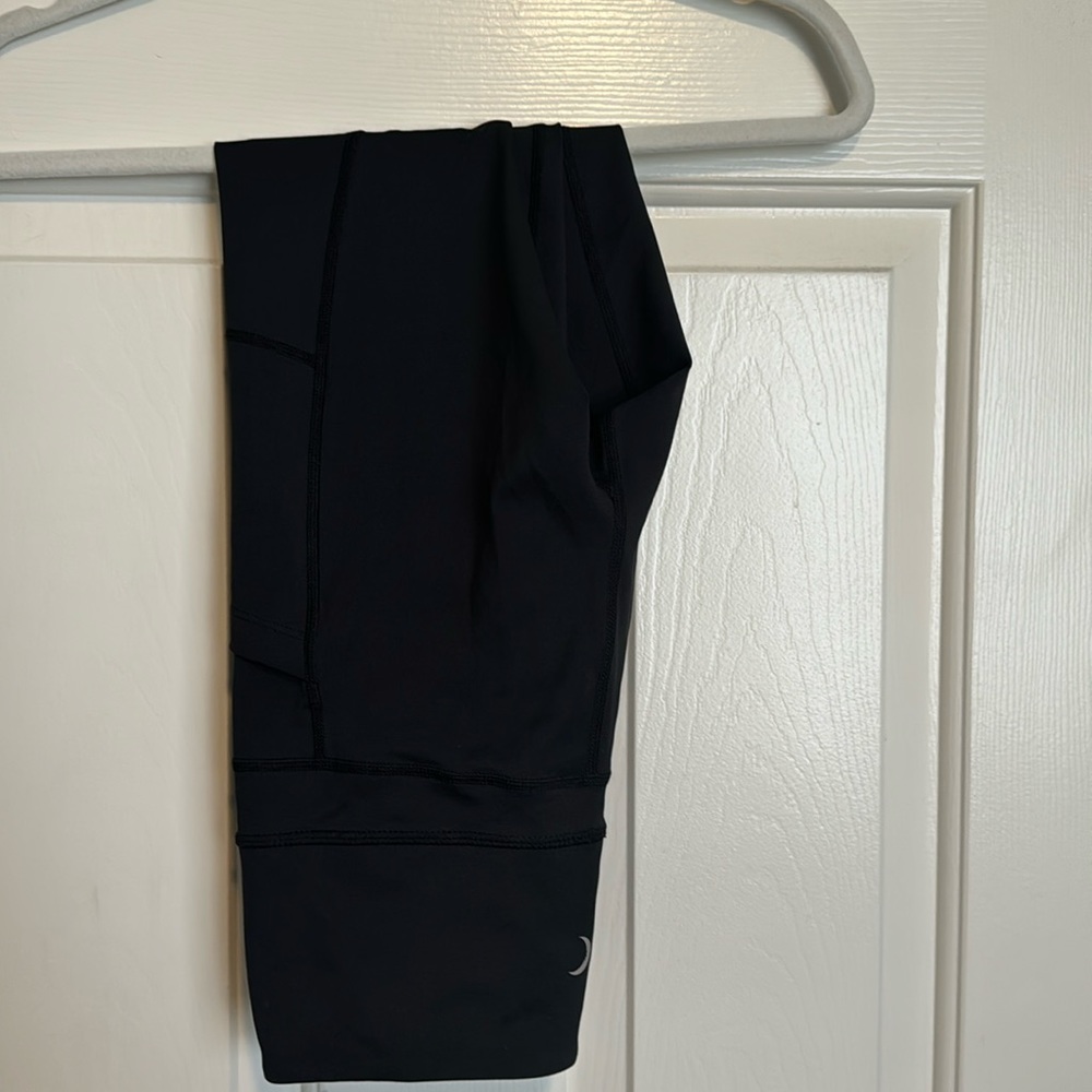 Zyia size 4 women’s black leggings with pockets
